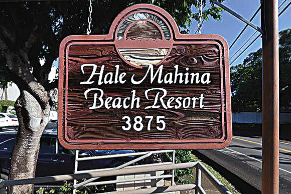 LAHAINA NEWS Hale Mahina Beach Resort is the focus of a long-standing shoreline access controversy. PHOTO BY SUSAN HALAS.